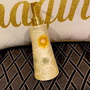 Vintage Charter Club Hand Painted Shells Wildflower Soap Dispenser